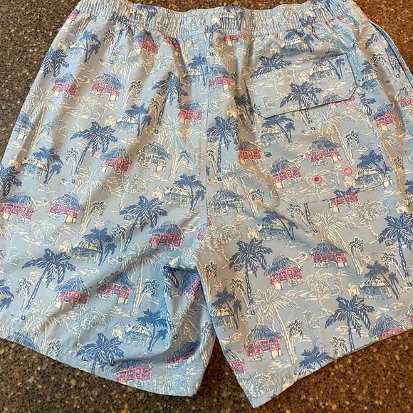 Vineyard-vines swim trunks - Picture 2 of 2